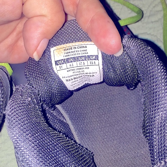 👟Armor Grey & Neon Green Sneakers Youth5️⃣ Shoes - Picture 5 of 8